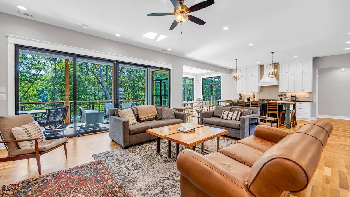 Hartwell House | The Hales Lake House w/Hot Tub!