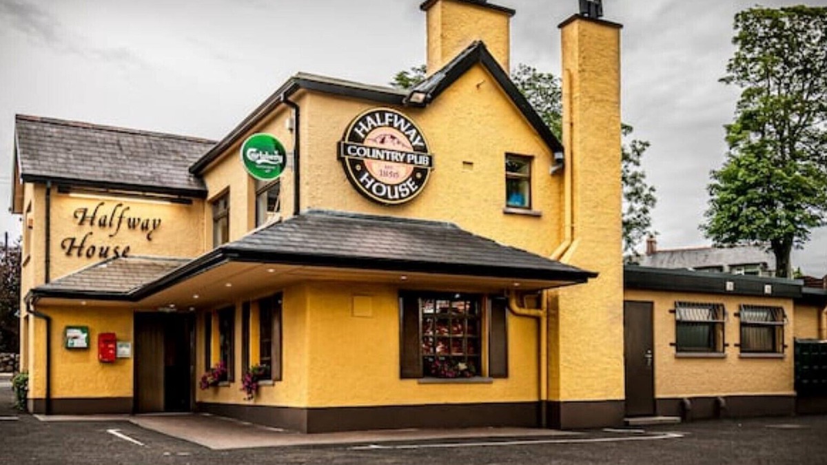 Buckna House | The Halt @ Halfway House Country Pub