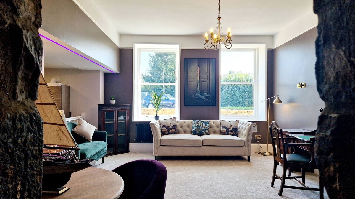Knott End-on-Sea Apartment | The Hamilton Luxury Apartments - Lord William Suite