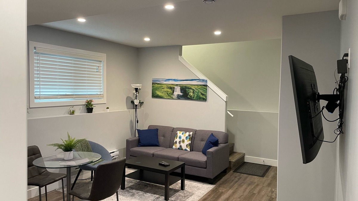 Saskatoon House | The Hamm Suite