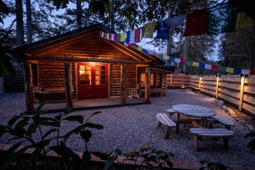 Banavie Apartment | The Happy Cabin Woodland Hideaway by the River