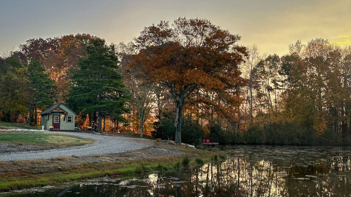 Olin Cabin | The 'Happy Go Fishing Cabin' at the Park Place (on Parks Rd)