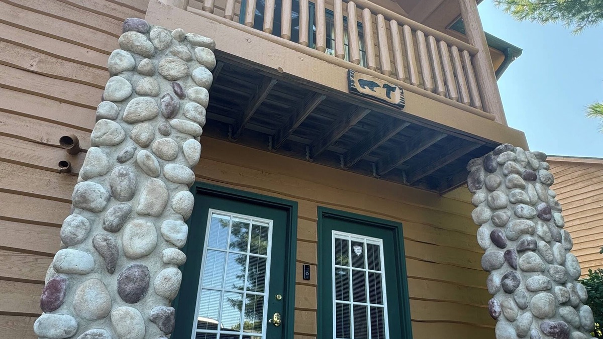 Oglesby Cabin | The Happy Traveler - Cabin at Starved Rock State Park
