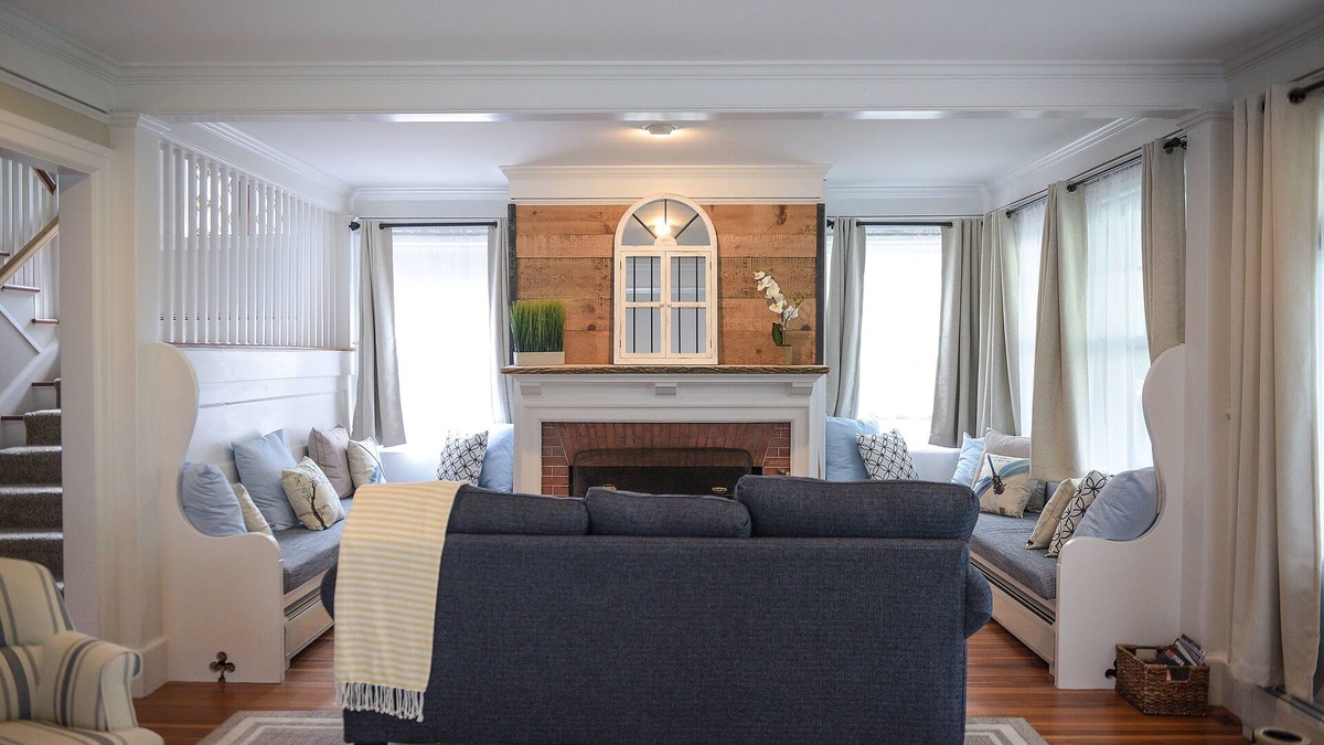 Kennebunkport Bed & Breakfast | The Harbor Inn