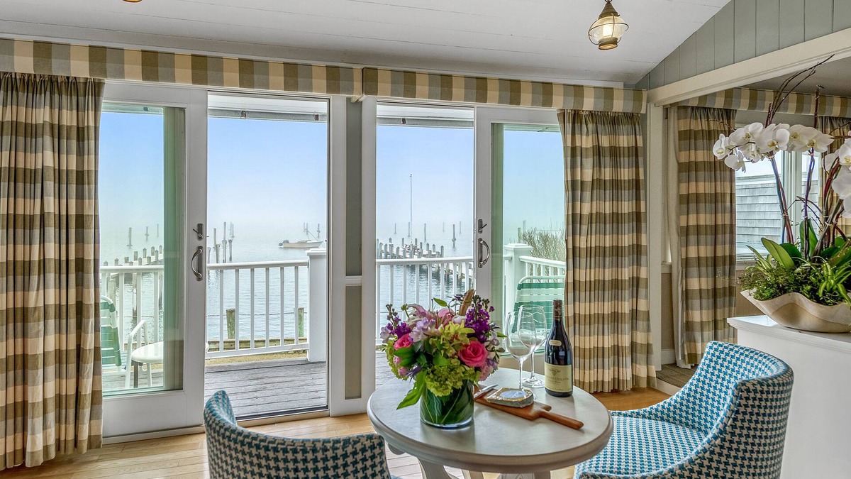 Edgartown Hotel | The Harborside Inn