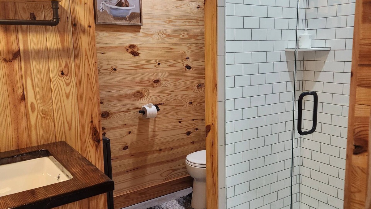 Old Fort Cabin | The Harmony Cabin A cozy one bedroom cabin!