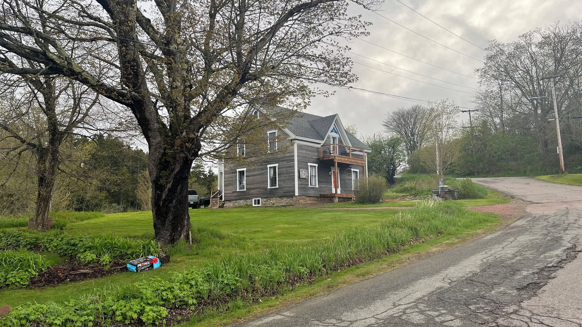 Spencers Island Cottage | The Hattie House Bay of Fundy/Cottage