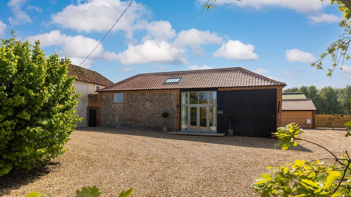 Aldborough House | The Hay Loft - Luxury Barn Conversion, beautiful rural countryside setting