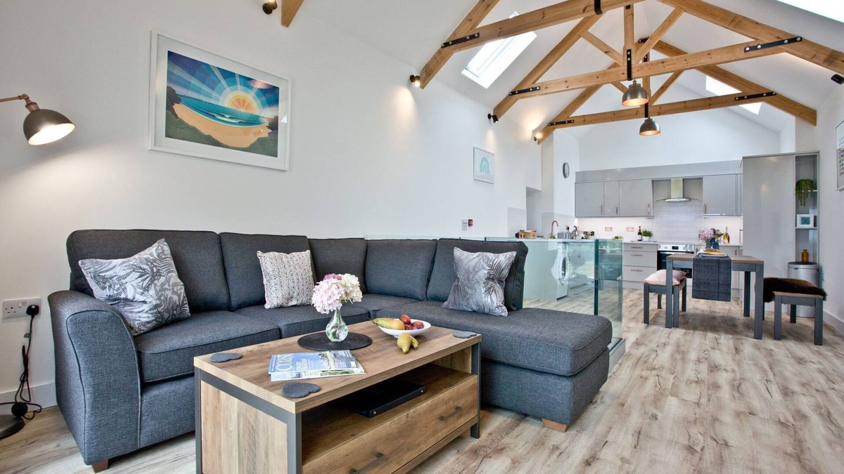 Newquay House | The Hayloft - a cottage that sleeps 4 guests in 2 bedrooms