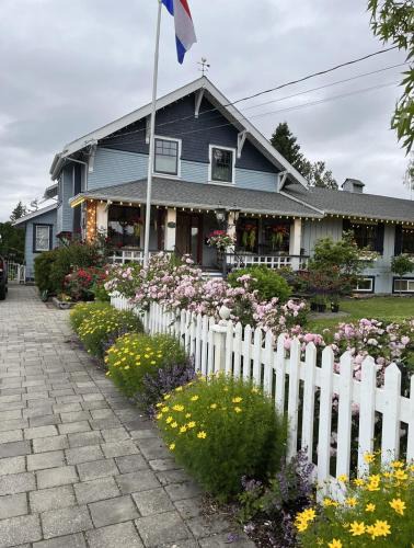 Chilliwack Proper Village West Bed & Breakfast | The Hazelhouse