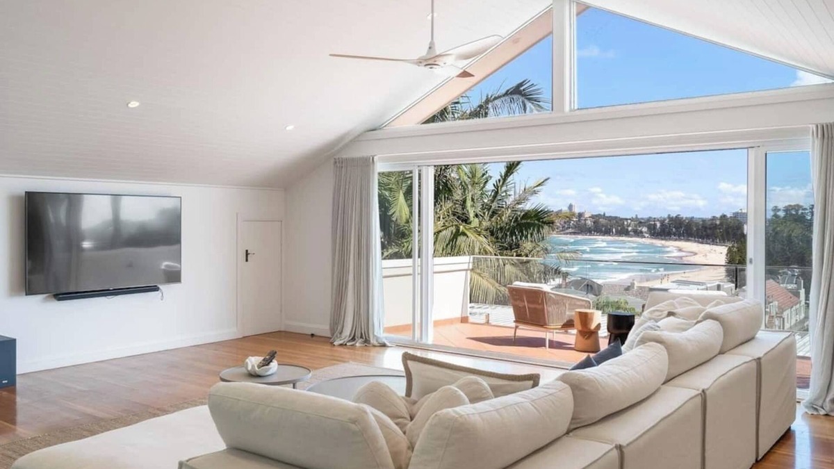 Queenscliff House | 'The Headland' - Premier Queenscliff Abode, Steps from Queenscliff Beach & Freshwater Beach.
