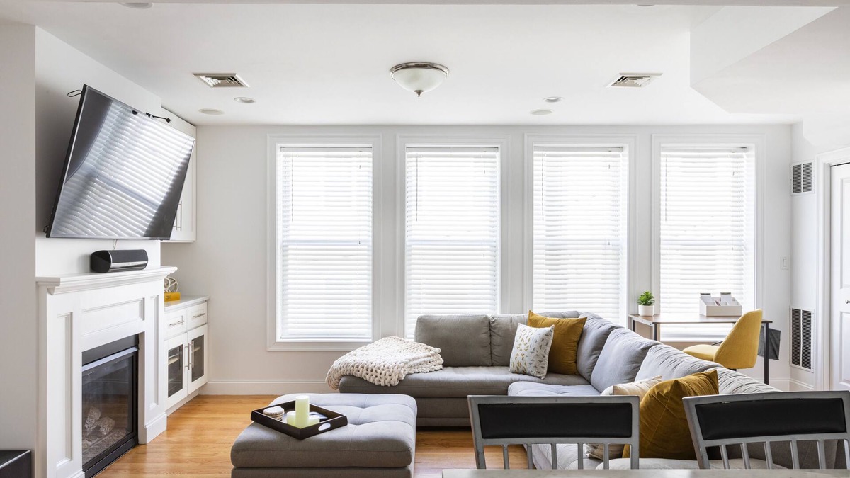 Columbus Park - Andrew Square Condo | The Heart of Southie (Garage + Roof Deck)