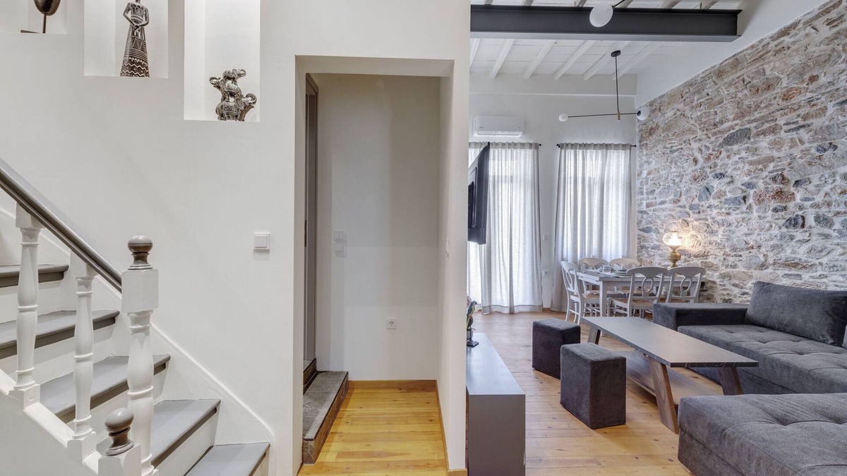 Ermoupoli House | The Heart of Syra - Your Home in Ermoupolis