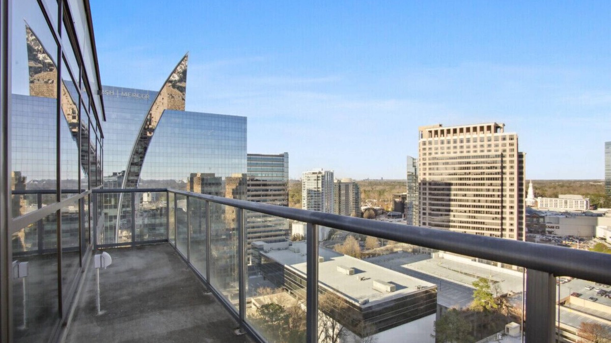 Lenox Apartment | The Heart of the city