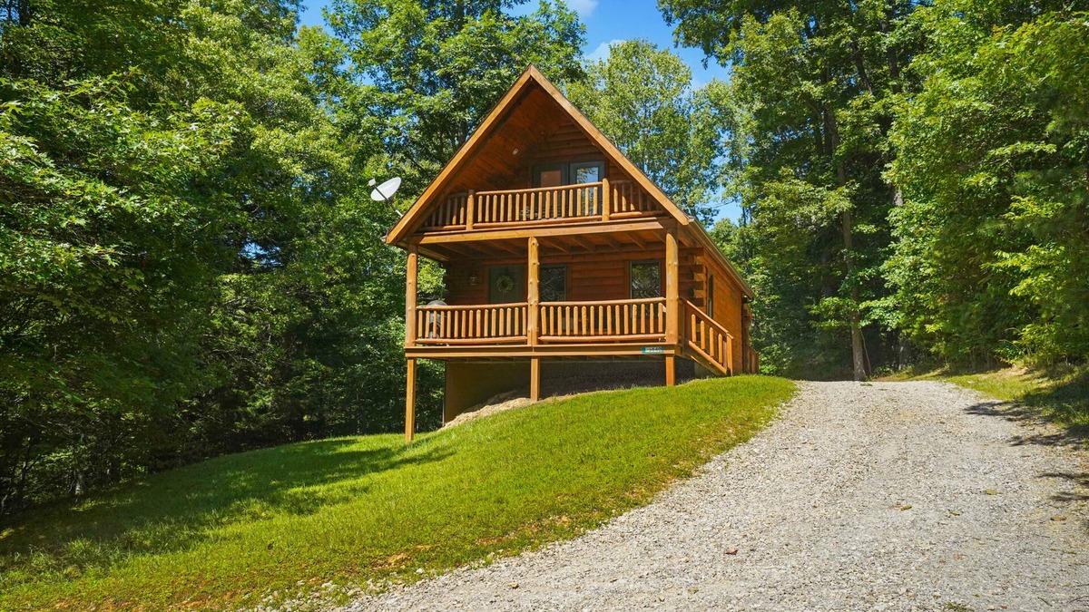 Carbon Hill Cabin | The Hemlock Cabin | Hocking Hills