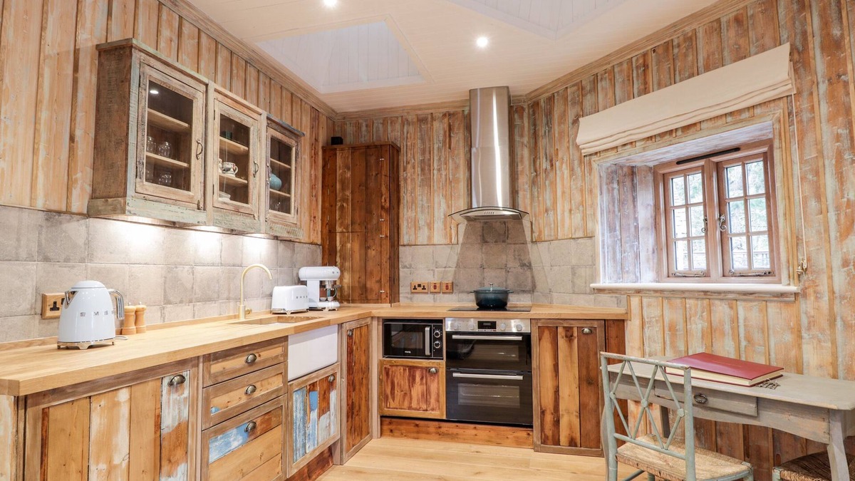 Scaniport Cottage | The Hen House