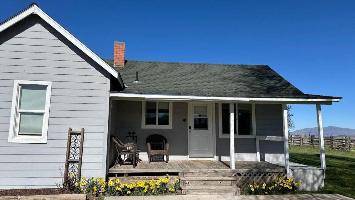 Klamath Falls Other | The Heritage House On 40 Acre Farm