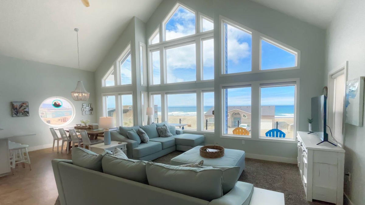 Kiwanda Shores House | The Hibiscus Haven - Panoramic Ocean Views, JUST 20 STEPS TO THE BEACH!