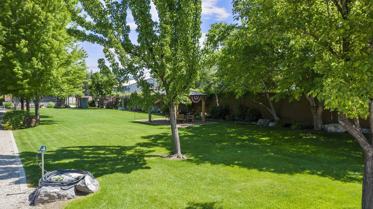 Provo Bay House | The Hidden Barn! Serene hgetaway for the entire Family!
