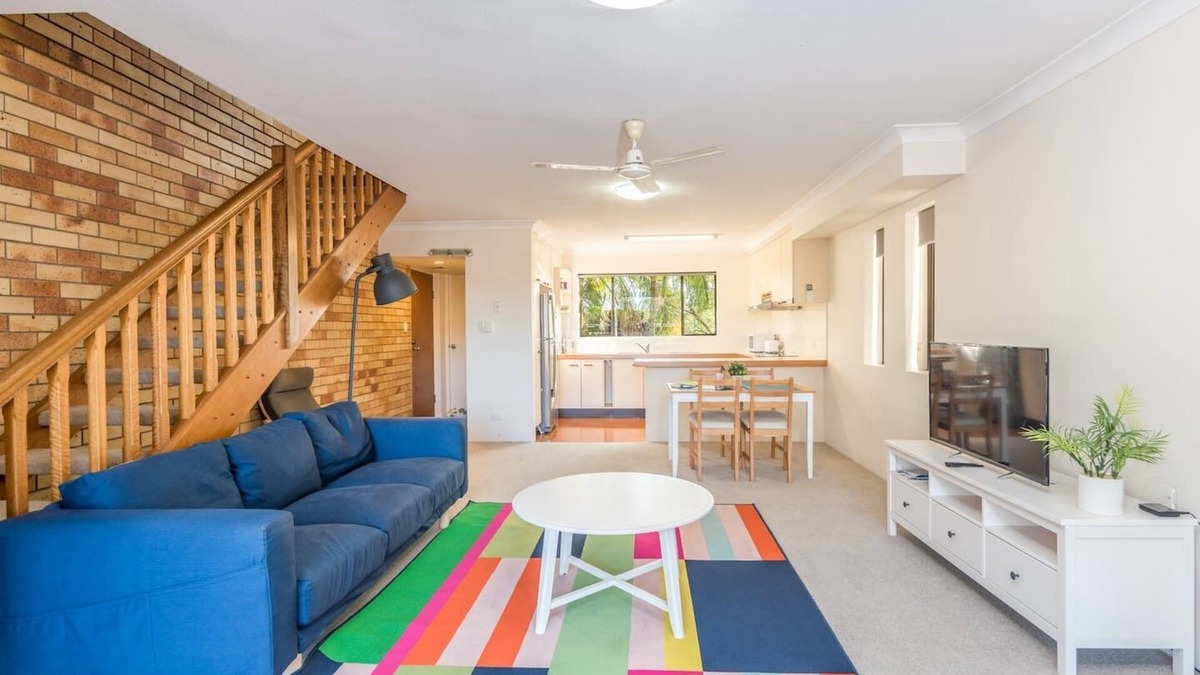 Auchenflower Apartment | The Hidden Flower A Spacious Poolside Abode