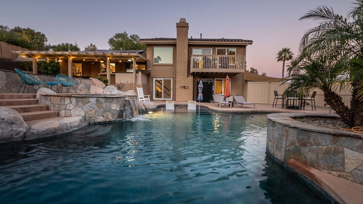 Kit Carson House | The Hidden Retreat- Pool Slide/Game Room/Mini Golf/Pool & Hot Tub