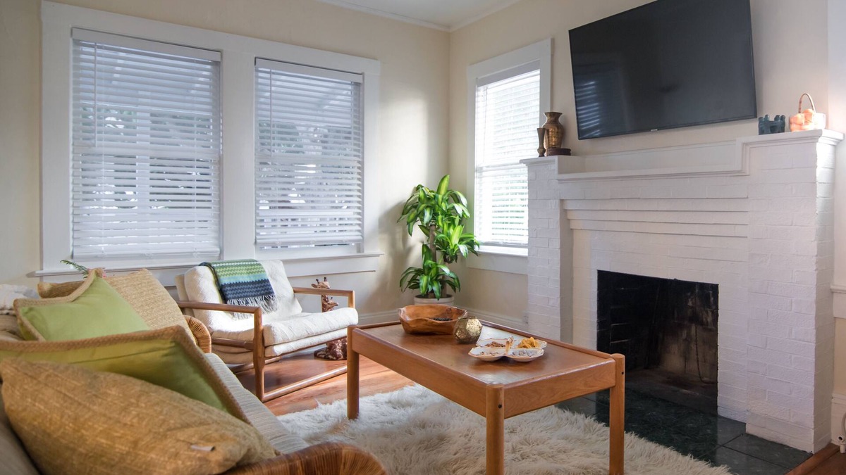 Downtown West Palm Beach Apartment | The Hideaway, a cozy historic cottage tucked away in the heart of downtown WPB!