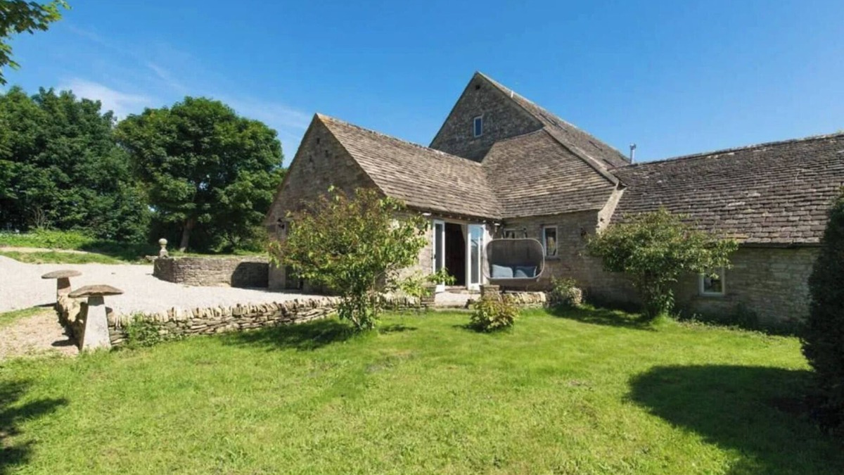 Brimpsfield House | The Hideaway: Authentic Country Living