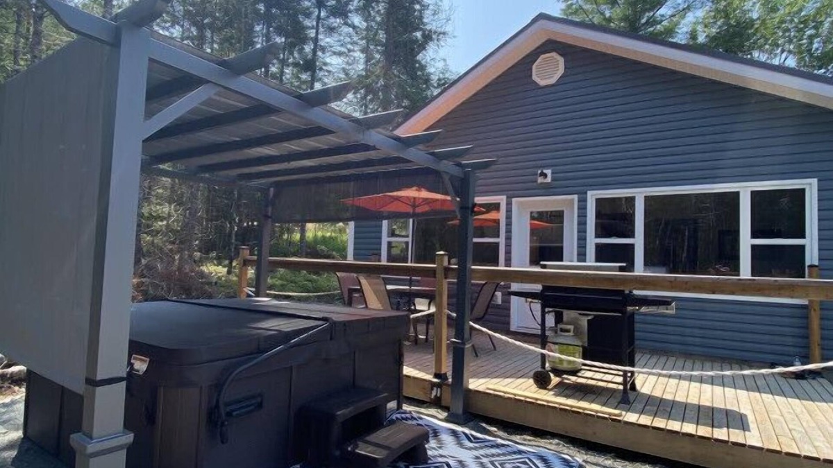 Saint Croix Cottage | The Hideaway Cottage w/Hot tub and Private trails
