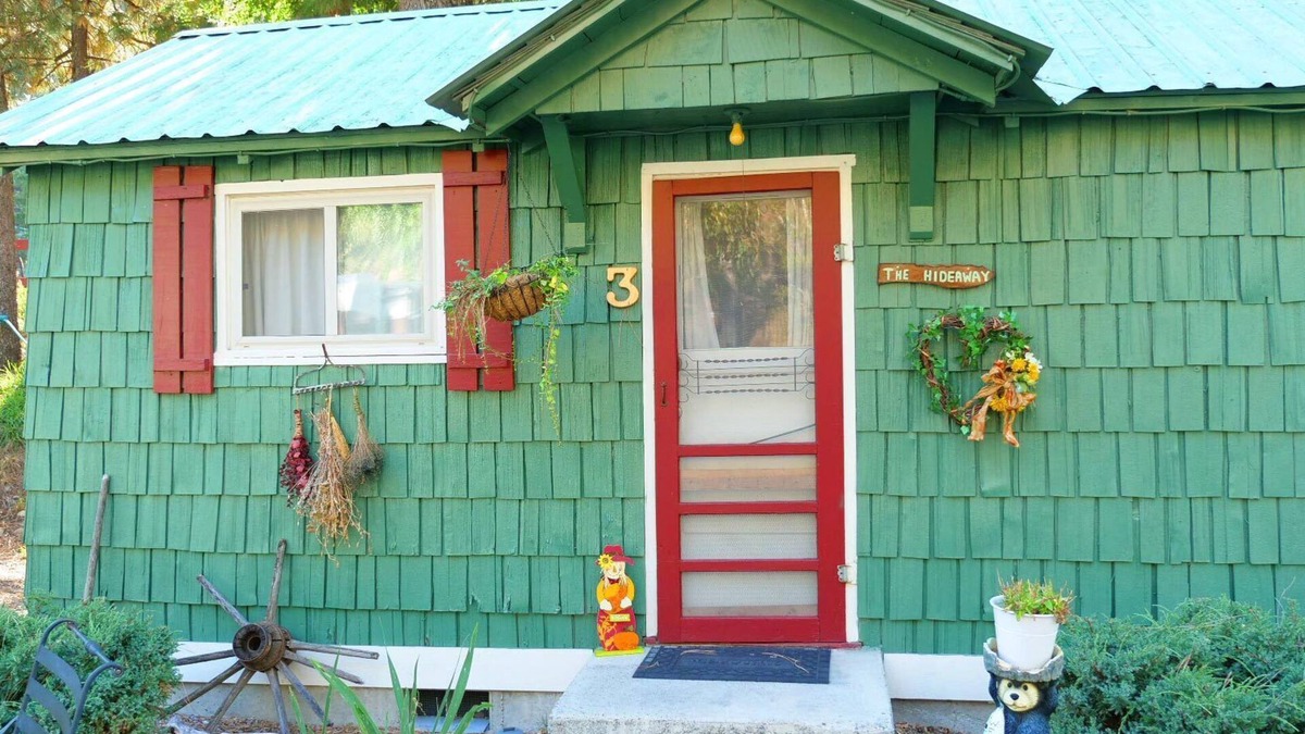 New Meadows Cabin | "The Hideaway" - Cabin 3