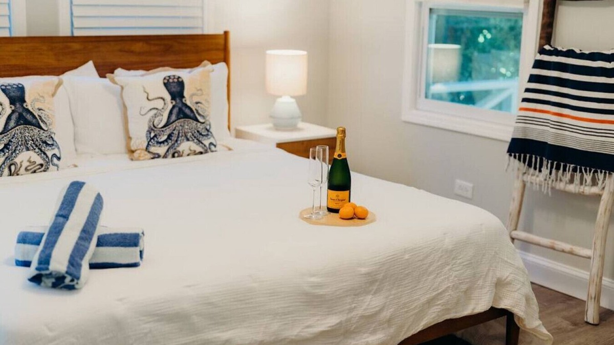Estate Hull Cottage | The Hideaway Hull Bay Cottage 2