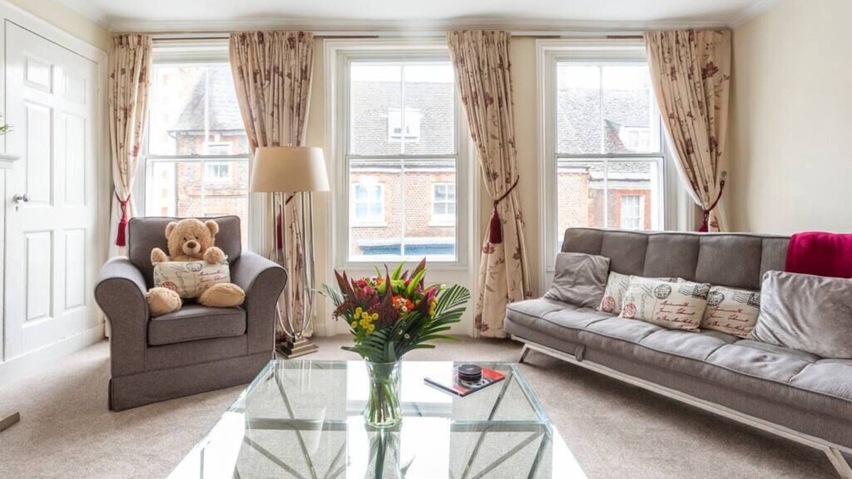 Blandford Saint Mary Apartment | The Hideaway, lovely cozy place in Blandford Forum