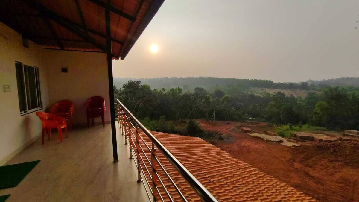 Hireguthi Hotel | The Hill View Guesthouse