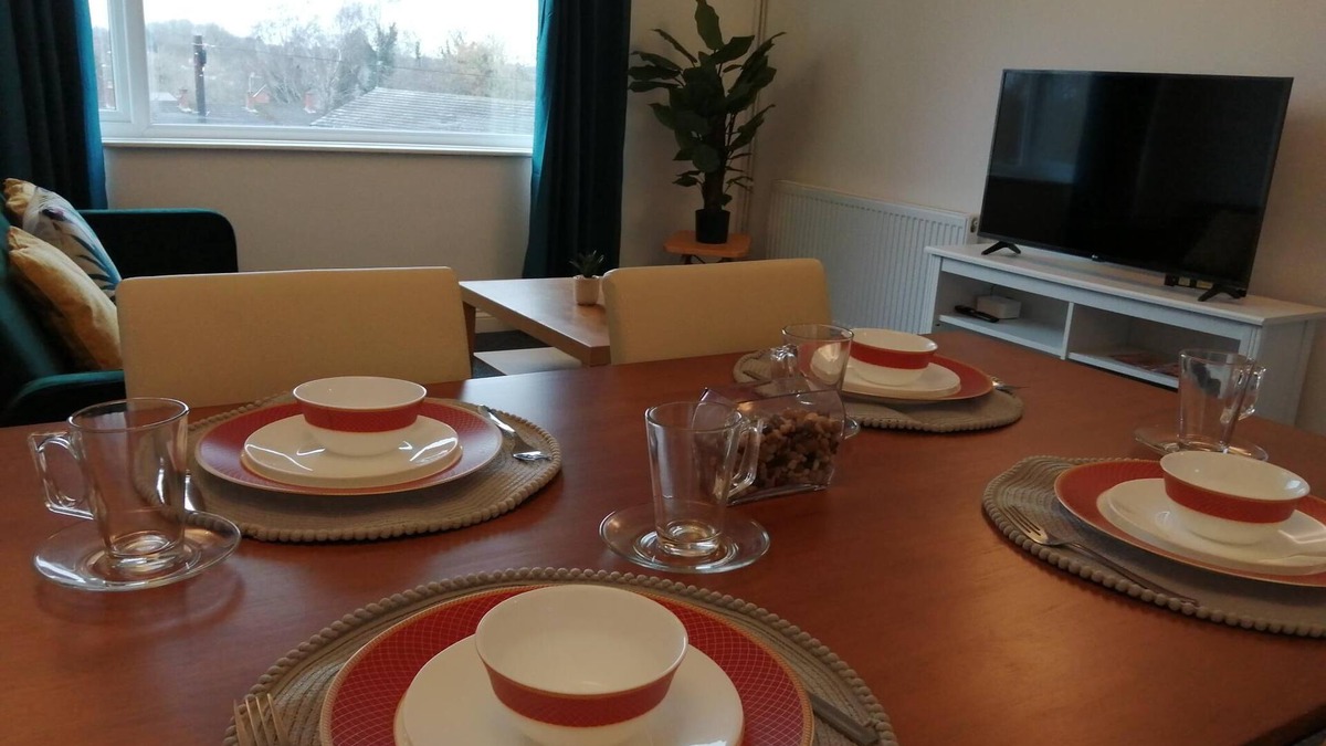 King's Norton Apartment | The Hillside - Cosy 2 Bedroom Apartment King's Norton Birmingham