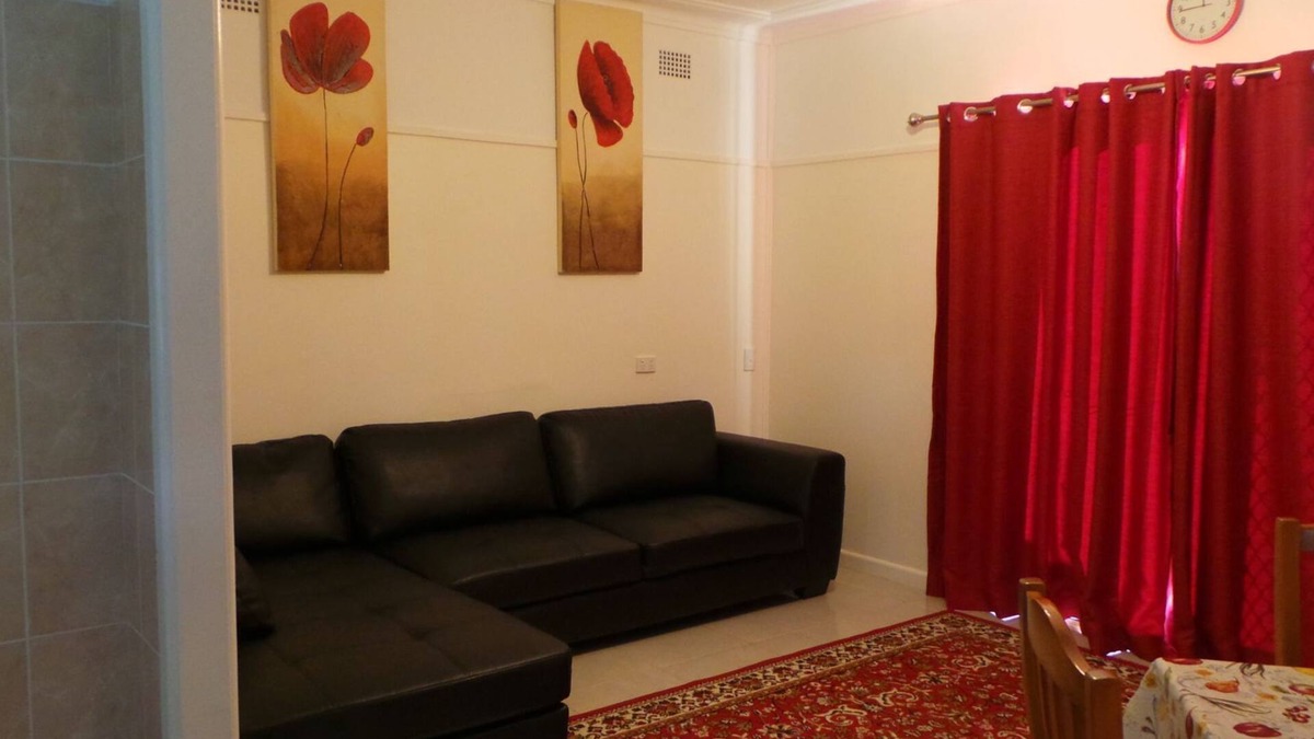 South Tamworth House | The Hillvue House -FREE WiFi/FOXTEL,QUIET & CLEAN