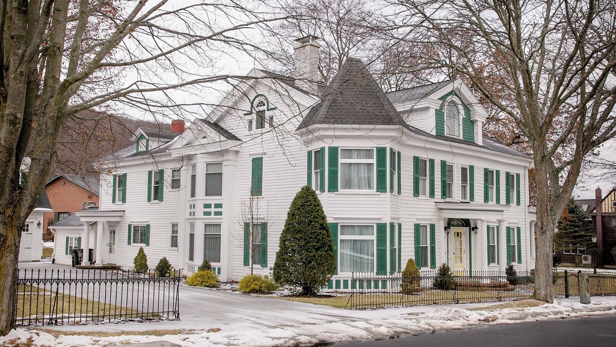 Hammondsport House | The Historic Champlin House in Hammondsport