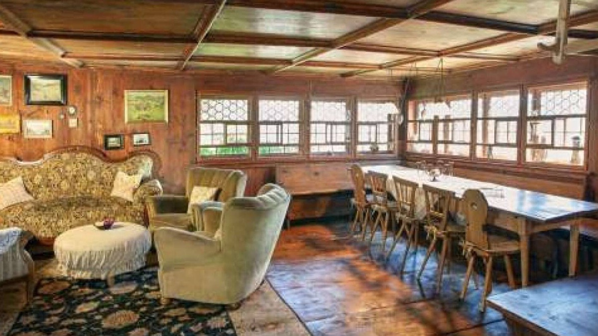 Buhlingen House | The historic Vogtshof - romantic garden, listed building