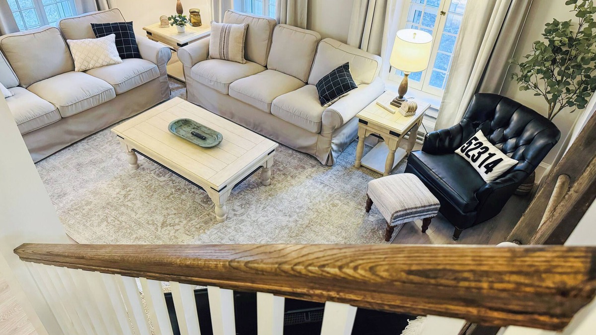 Mount Vernon House | The Historic Holiday House Near Cornell College, Dog Friendly!