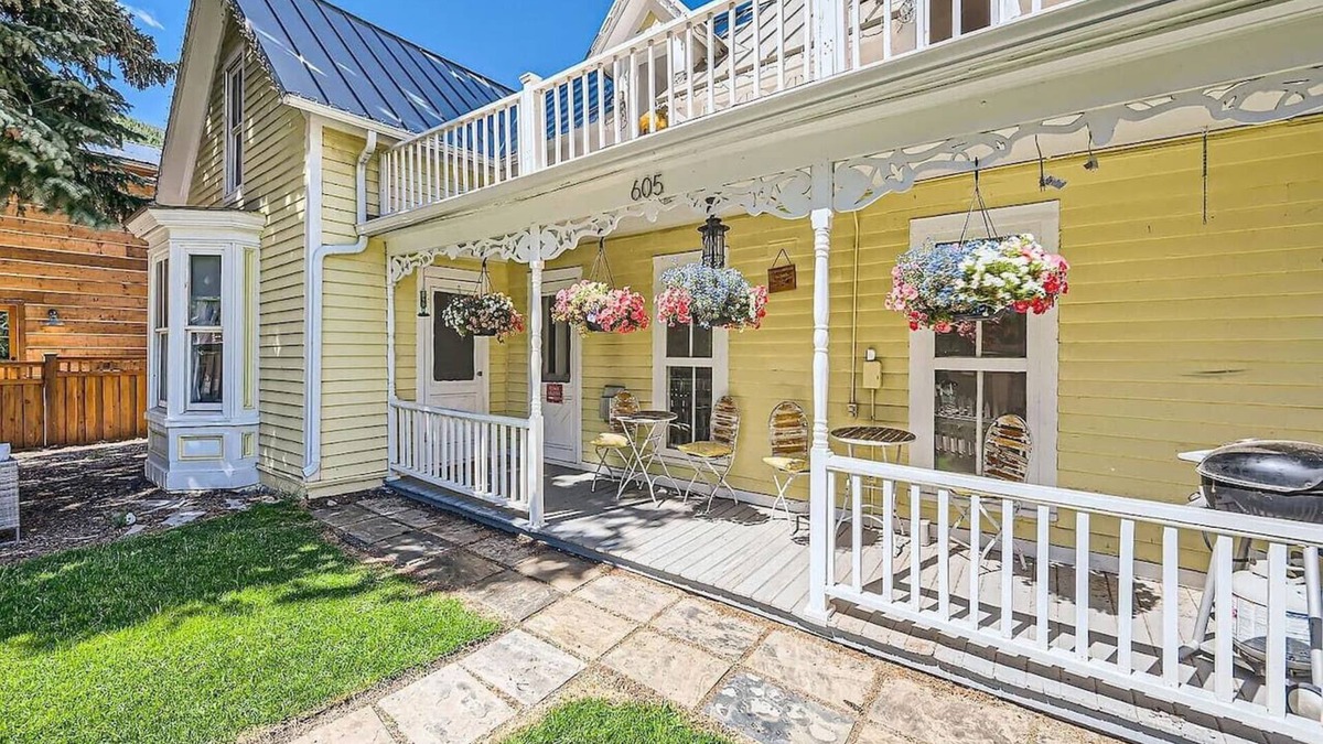 Historic District Apartment | The Historic: Victorian Charm!