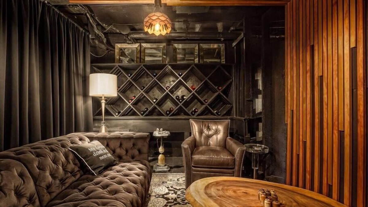 Franklin Park Villa | The Historic Werner House w/Gym, Spa & Speakeasy