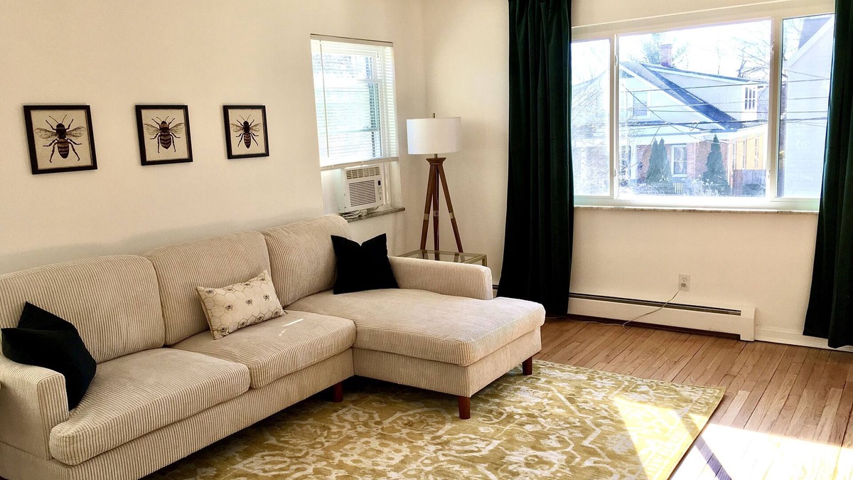 Westwood Apartment | The Hive 🐝 Pet Friendly, 1Bed/1Bath Apartment Unit for Long Term Stays