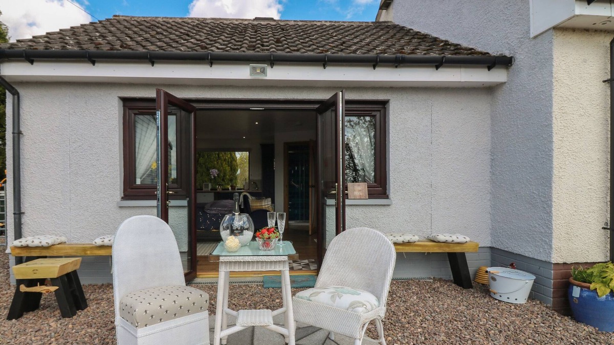 Stanley Cottage | THE HIVE, pet friendly, country holiday cottage in Stanley