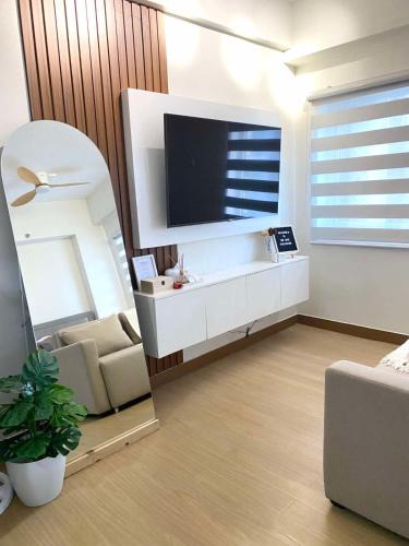 Trece Martires Apartment | The Hive Staycation - SMDC Hope Residences