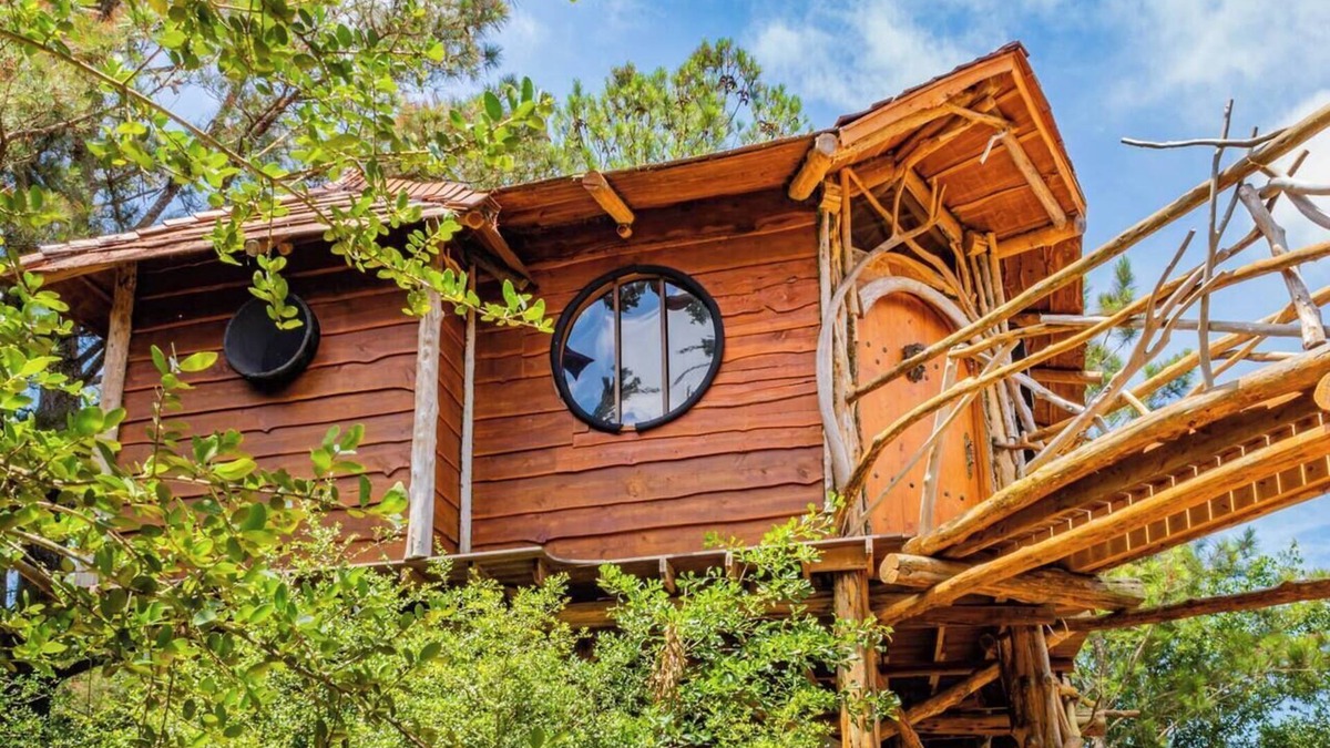 Paige Cabin | The Hobbit's Nest, A Magical Dog-friendly Treehouse in the Lost Pines Shire