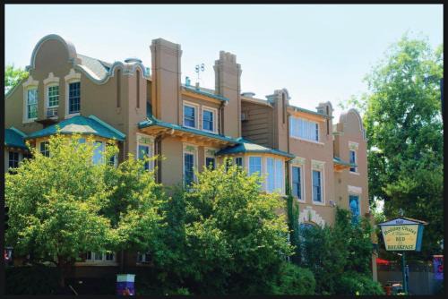 Cheesman Park Hotel | The Holiday Chalet Victorian