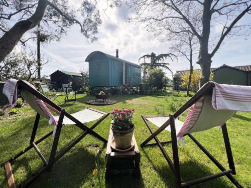 Sutton House | The Hollies Shepherds Hut by The Suffolk Cottage Collection