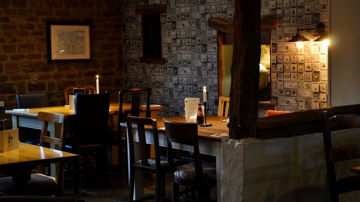 Southam Bed & Breakfast | The Hollybush Inn