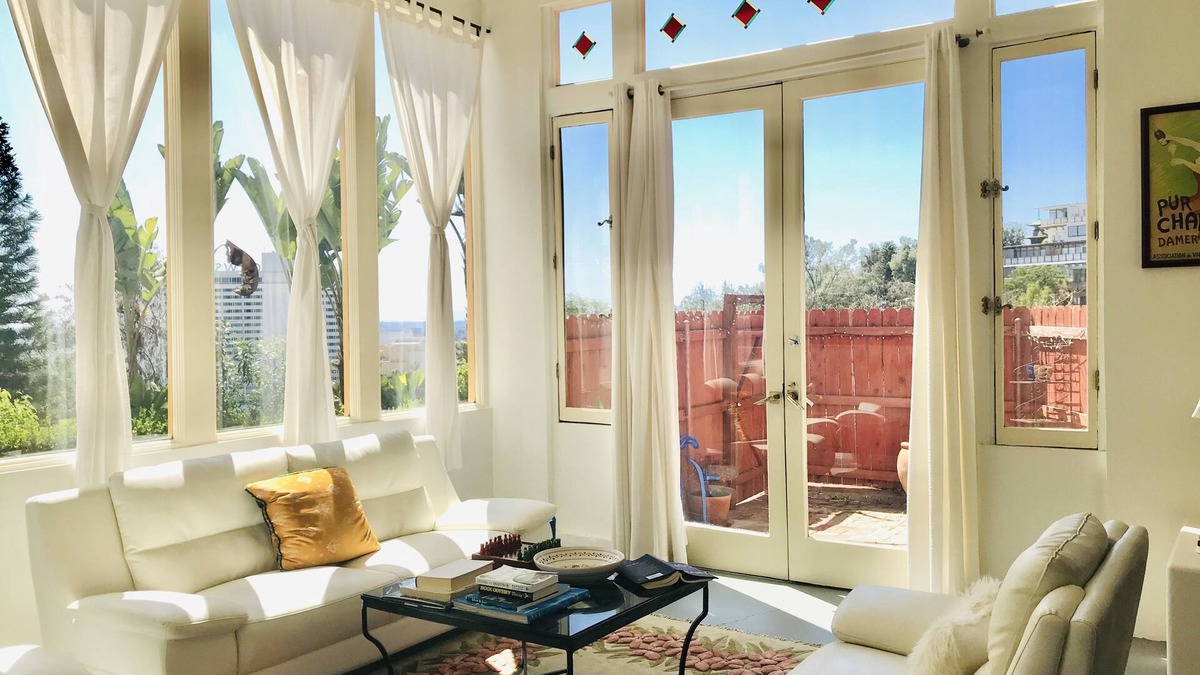 Hollywood Heights Apartment | The Hollywood Hills Experience MARCH DISCOUNT
