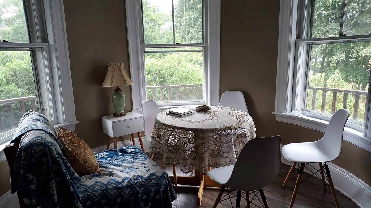 Haverhill Condo | The home of a Masonic Lodge Master from 1900. A 2 bedroom 2 bath condo.