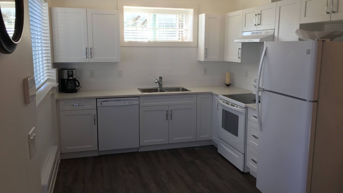 Aldergrove Apartment | The home's sweet home in the meadows