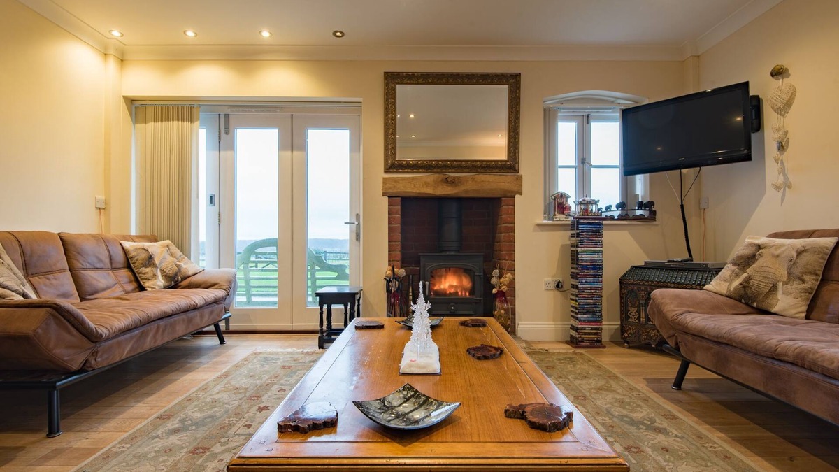 Waltham House | The Homestead by Bloom Stays - sleeps 17